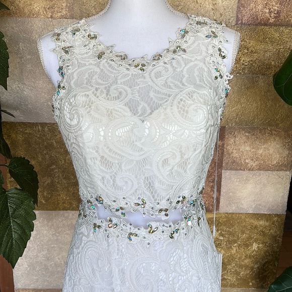 Elizabeth K GLS Collective Women’s White Lace Rhinestone Long Maxi Evening Dress - Picture 6 of 16